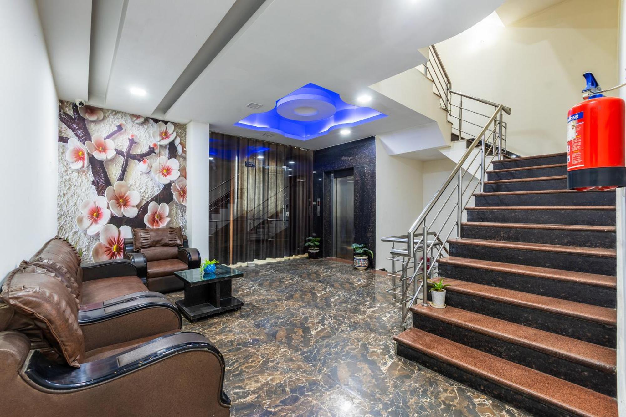 Kabul Hotel By Nexhub Palace - Medanta 古尔冈 外观 照片