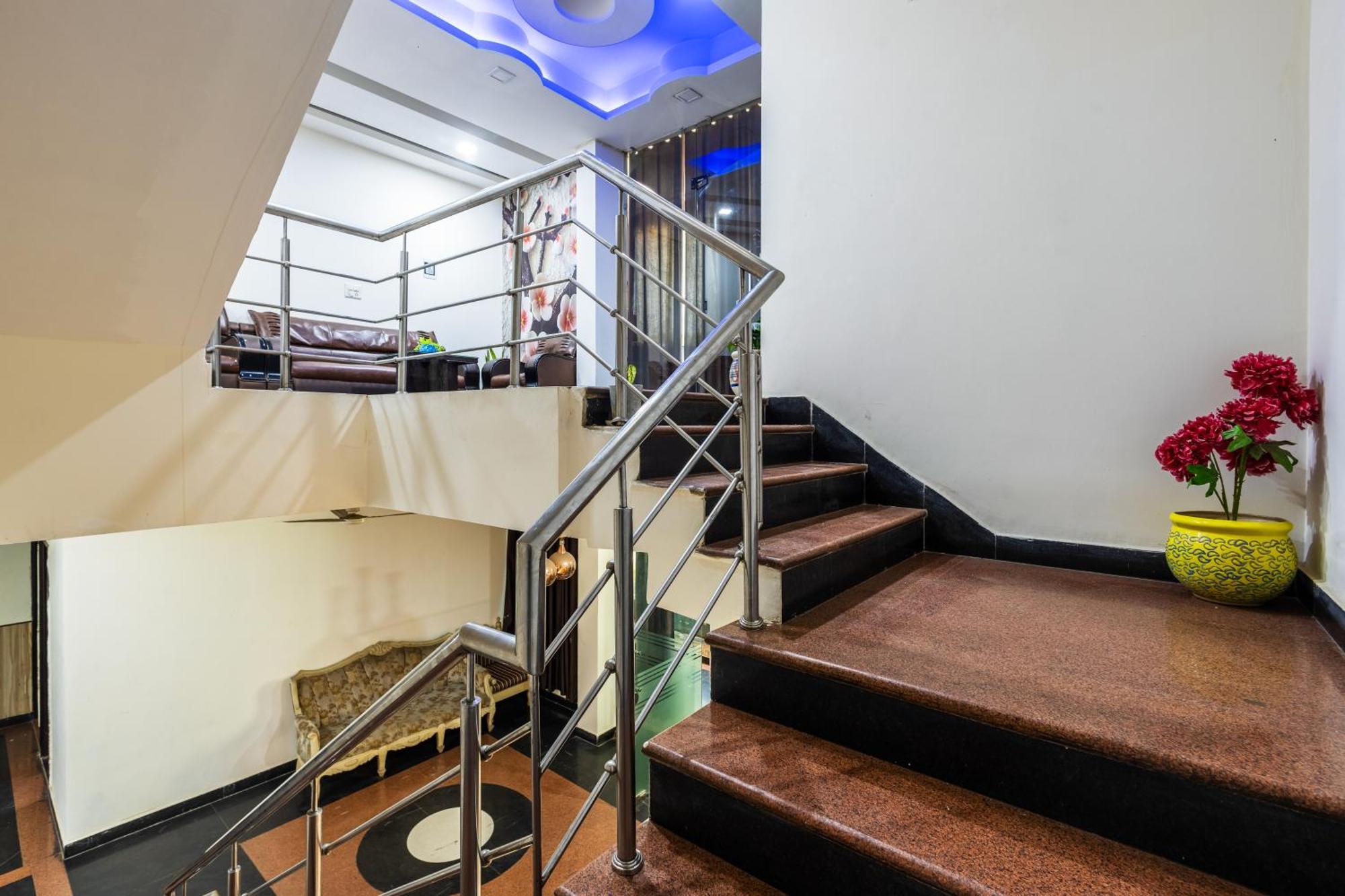 Kabul Hotel By Nexhub Palace - Medanta 古尔冈 外观 照片